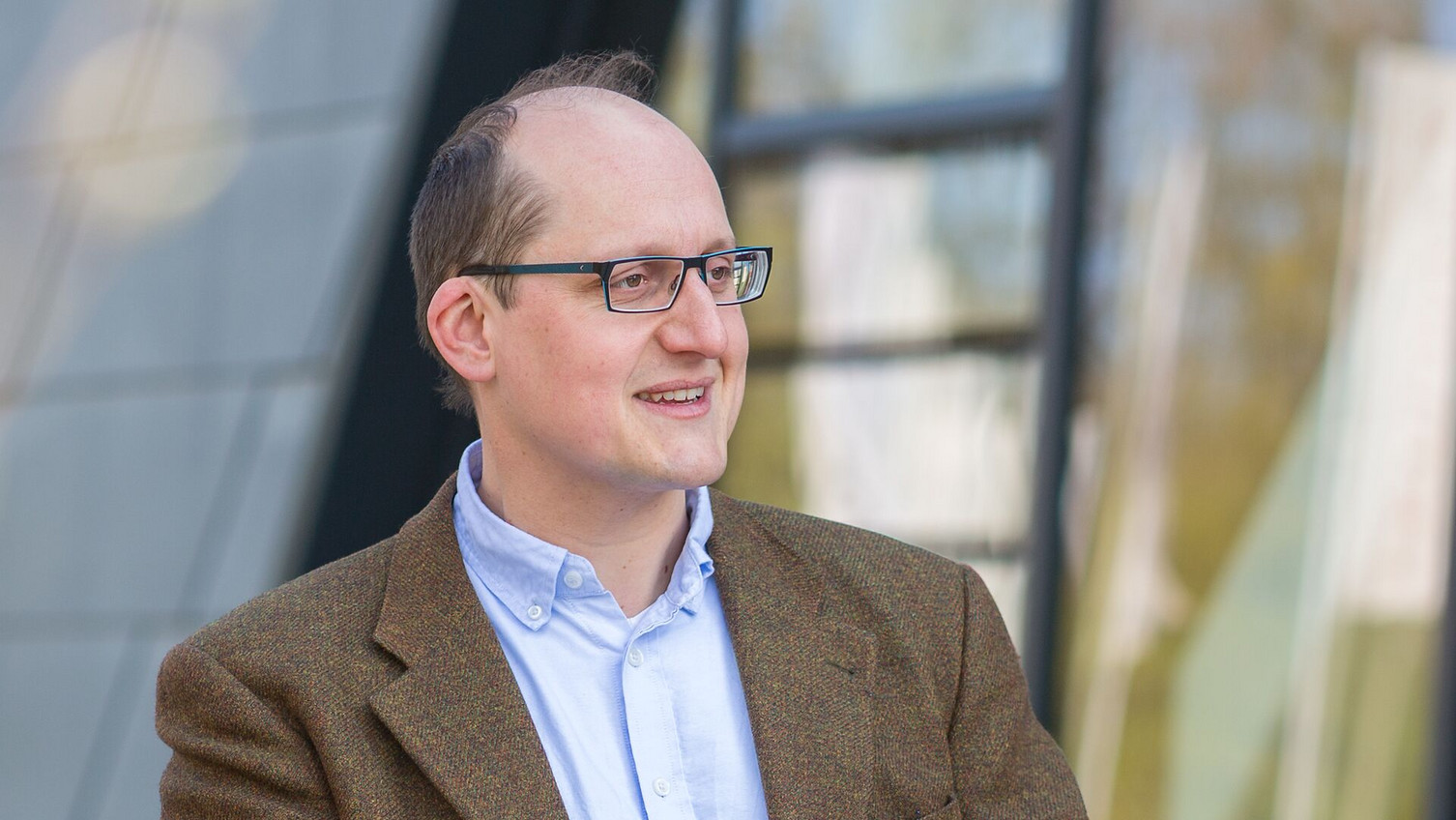 “Transportation planning affects all of us directly. At the same time, it is here that the very concrete decisions are made about what livable, equitable, and climate-friendly cities will look like in the future,” says Bastian Hagmaier.