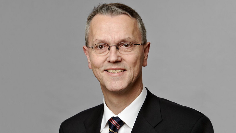 Portrait of Professor Dr Jürgen Lürssen
