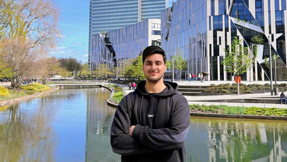 Harsh Arora berichtet. Portraitfoto von Harsh Arora, Studierender des Masters Management & Entrepreneurship o
