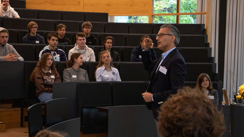 Schüler erleben den Tag der Informatik