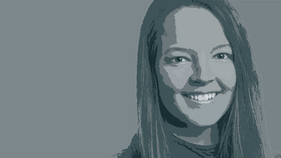 Jennifer Zeppenfeld berichtet im Podcast. Portraitfoto von Jennifer Zeppenfeld, Alumna des Masters Management & Sustainable Accounting and Finance