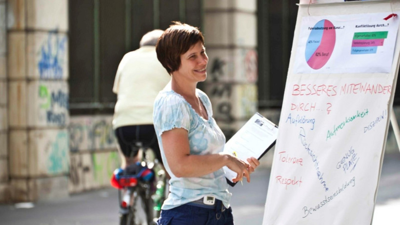 Frau Dr. Cornelia Ehmayer-Rosinak hat als Psychologin bereits mehrere Projekte in der Stadt Wien geleitet.