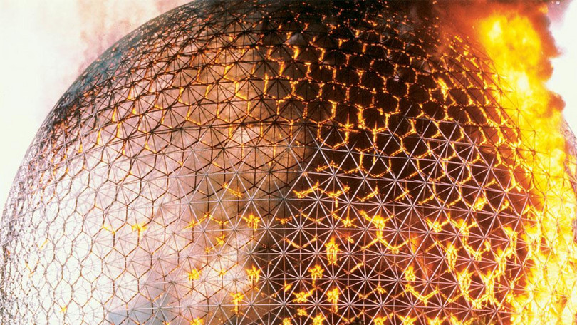 Annes Taj Mahal on fire (1976)