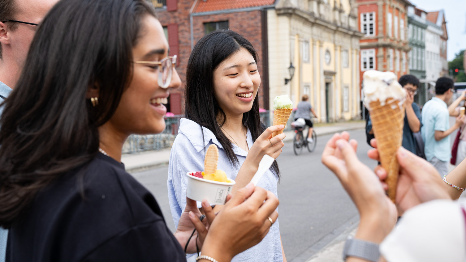 Leuphana Summer School 2024. Täglicher Deutschunterricht und von zwei Studierenden geführte Ausflüge in der Stadt, um Lüneburg besser kennenzulernen.