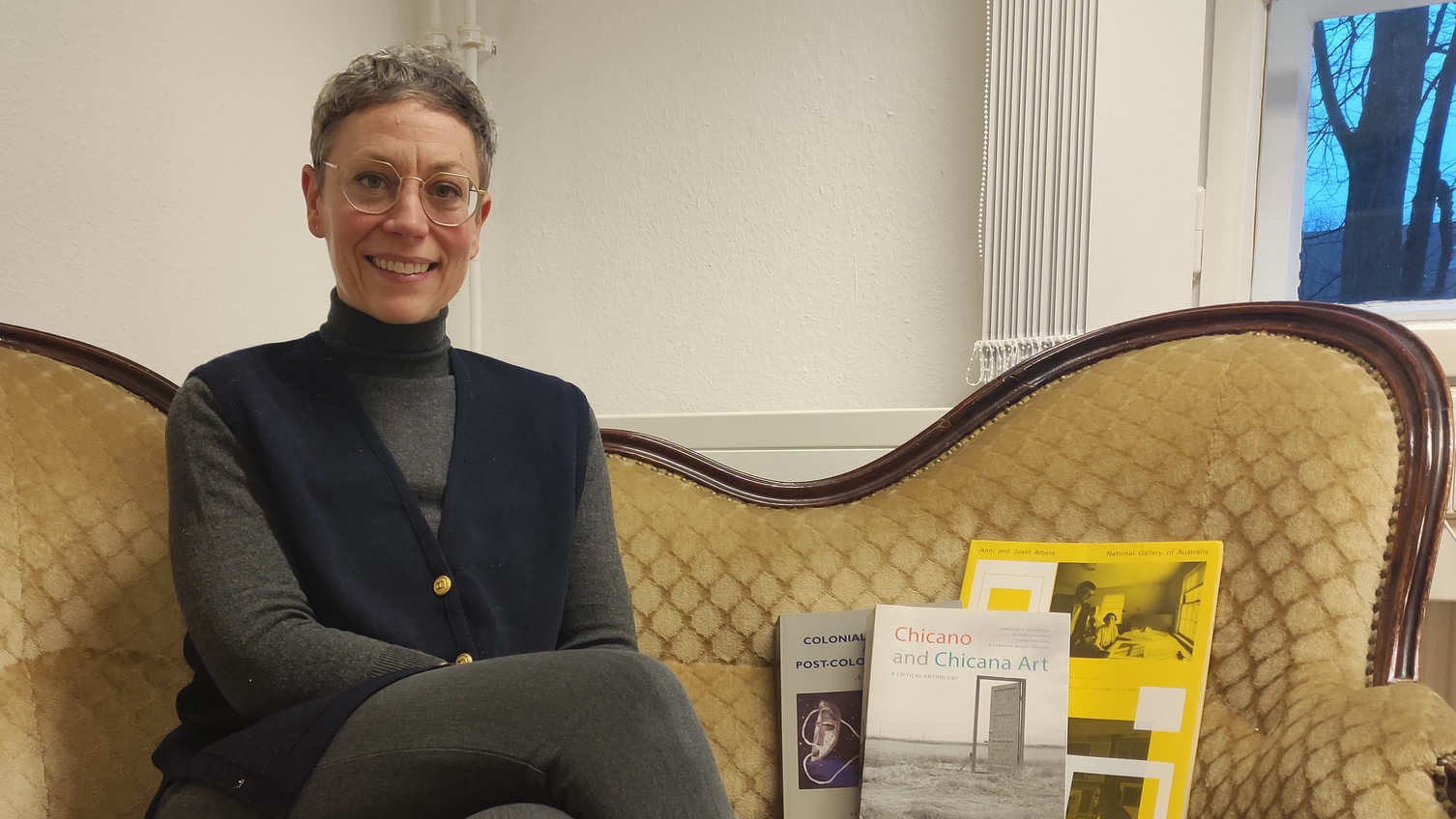 Jordan Troeller erforscht aus ihrer Perspektive als Kunstwissenschaftlerin den Einfluss von Exil-Situationen auf das Werk von Künstler*innen