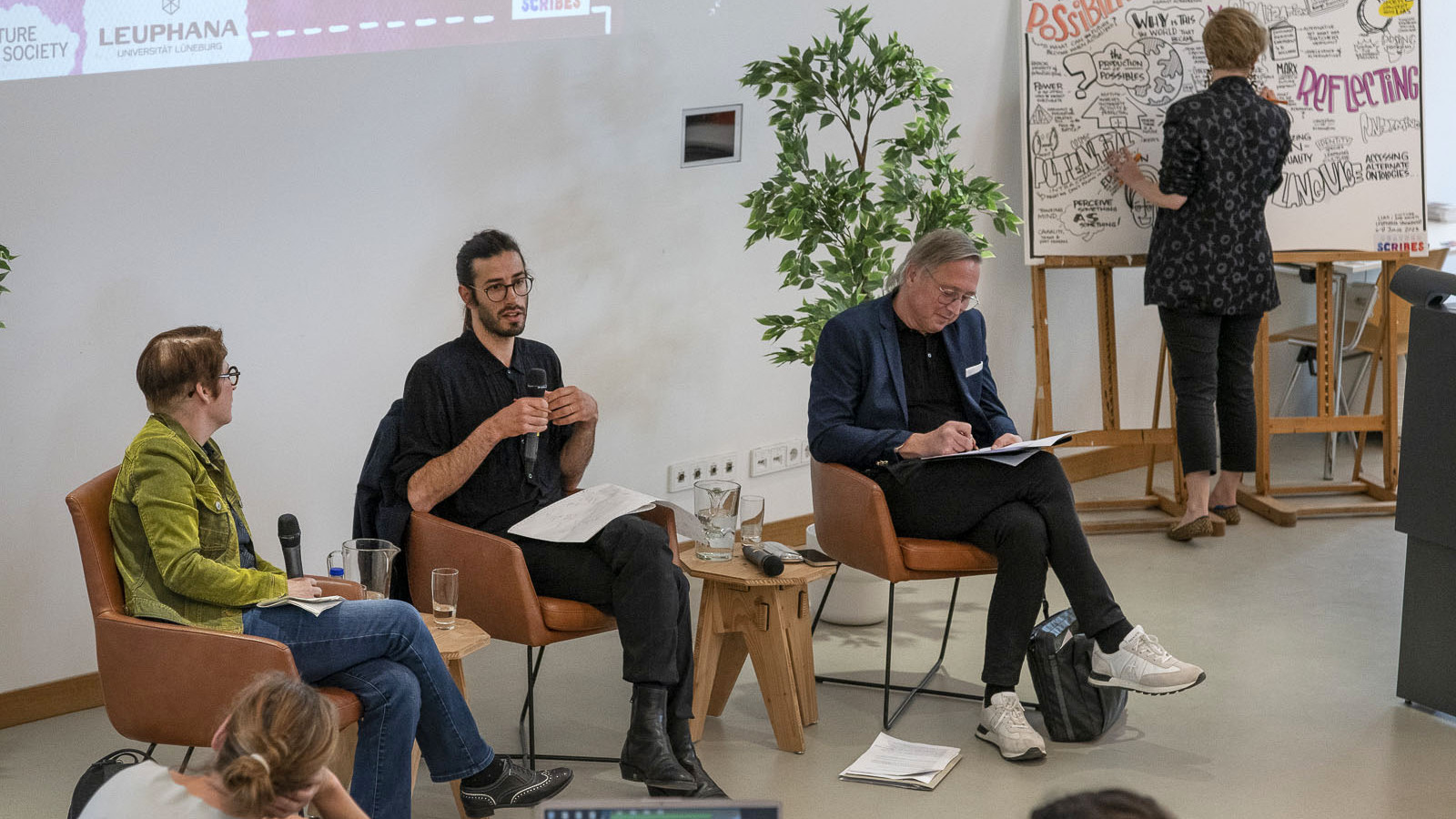 Rosalind Morris, Daniel Nemenyi, Erich Hörl und Heather Klar während der Podiumsdiskussion