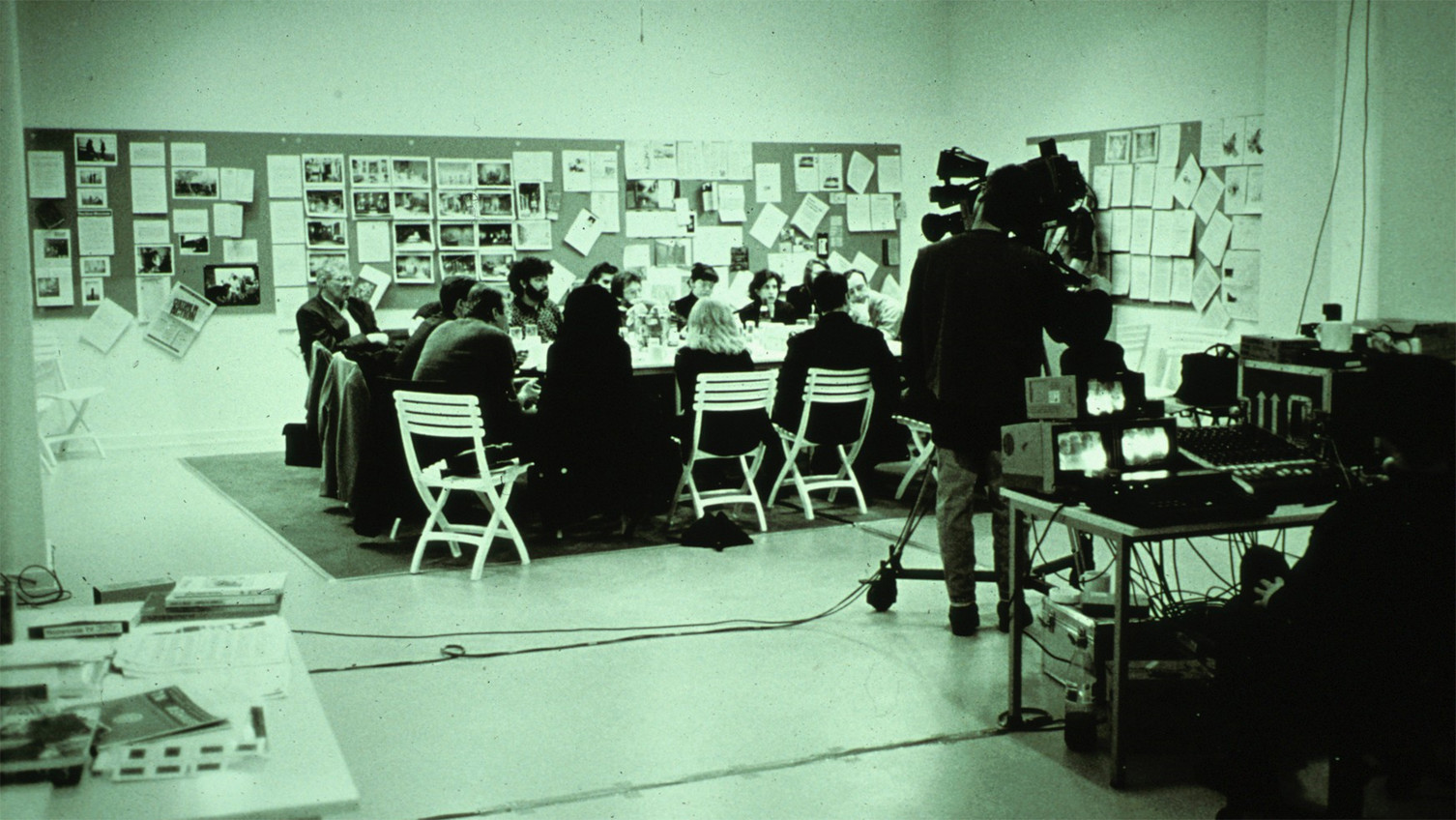 Projektsitzung im Kunstraum der Leuphana Universität Lüneburg (1993)