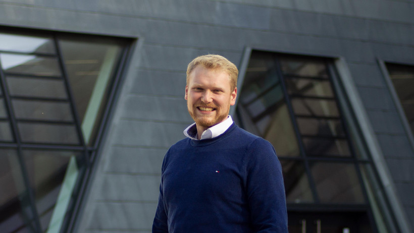 Martin Frönd ist damit der erste Doktorand an der Leuphana, der in den Ingenieurswissenschaften mit dem Dr.-Ing. abschloss.