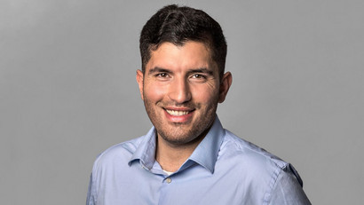 Yassin Bouzzine's experiences. Portrait photo of Yassin Bouzzine, alumnus of the Masters Management & Sustainable Accounting and Finance