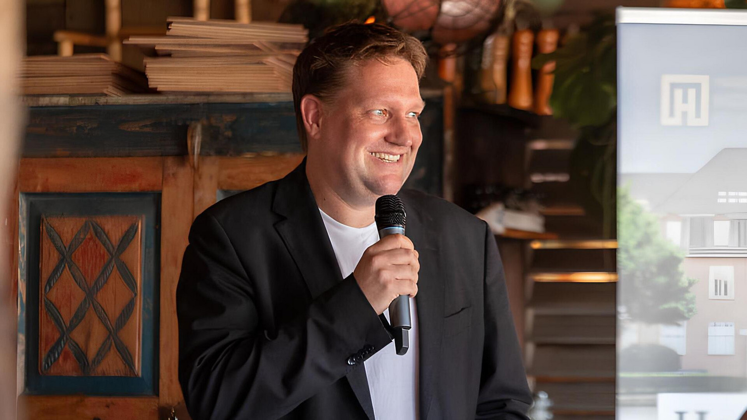 Dr. Christian Heise