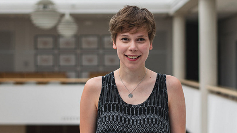 Portrait von Lina Berg, einer Studierenden im Master Staatswissenschaften an der Leuphana