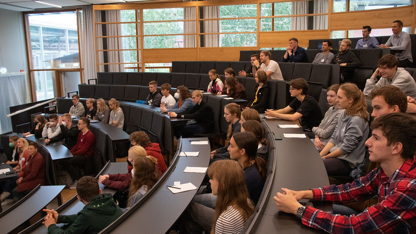 Schüler erleben den Tag der Informatik