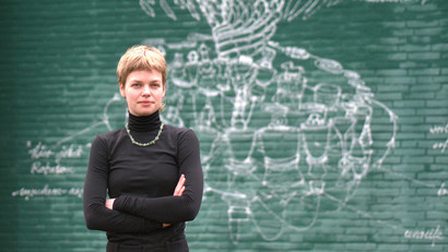 Chiara Welter's experiences. Portrait photo of Chiara Welter, student of the Masters Critical Studies - Arts, Theory, History