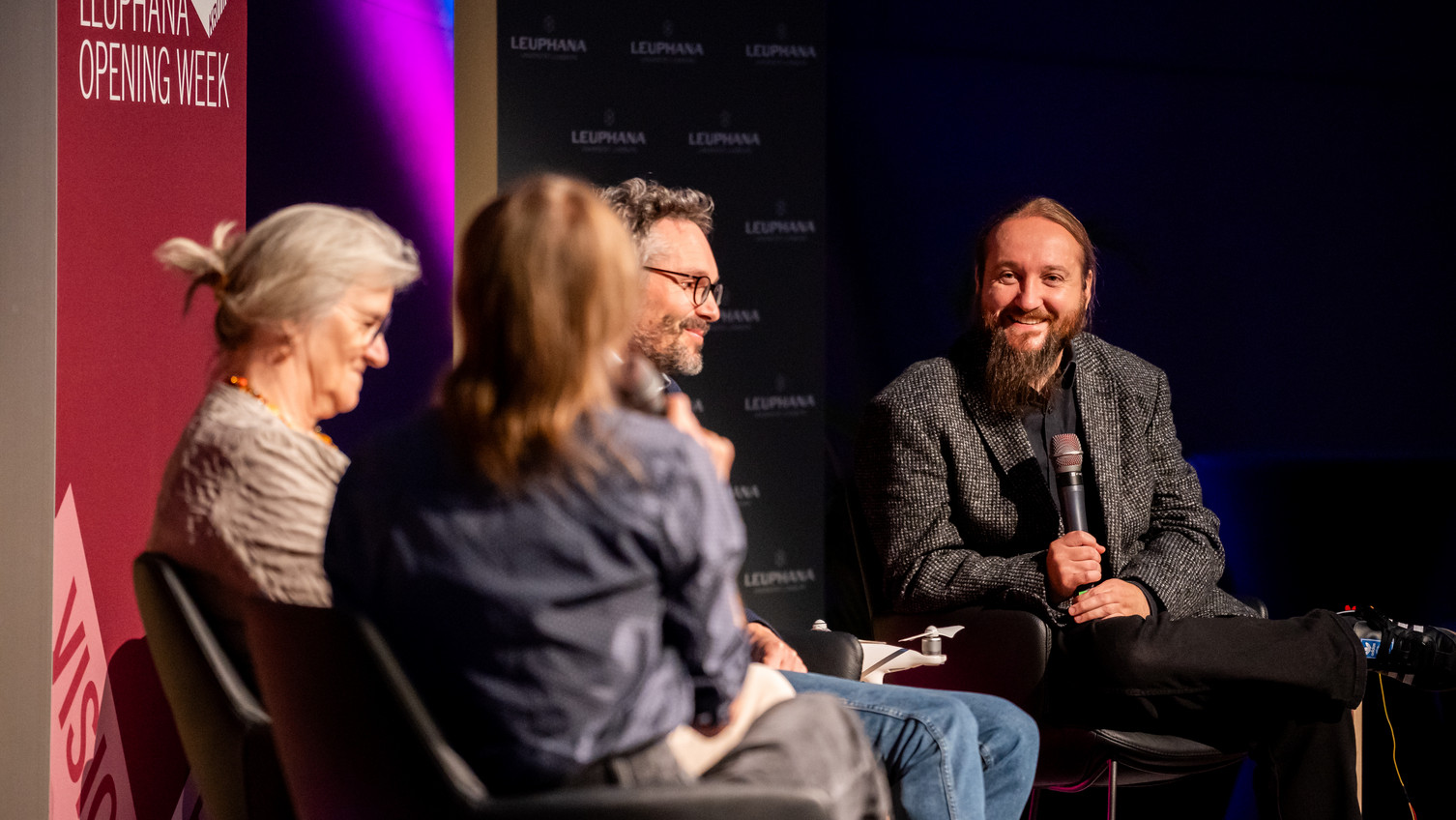 Ricardo Usbeck in conversation with Daniela Jacob, Tobias Lenz and Franziska Köhler Ricardo Usbeck in conversation with Daniela Jacob, Tobias Lenz and Franziska Köhler