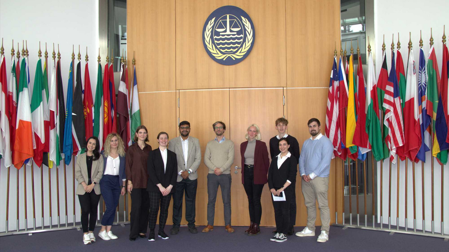 Prof. Dr. Valentin Schatz mit den Fellows