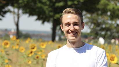Jakob Ulsamer berichtet. Portraitfoto von Jakob Ulsamer, Studierender des Masters Management & Sustainable Accounting and Finance