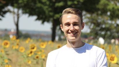 Jakob Ulsamer's experiences. Portrait photo of Jakob Ulsamer, student of the Masters Management & Sustainable Accounting and Finance