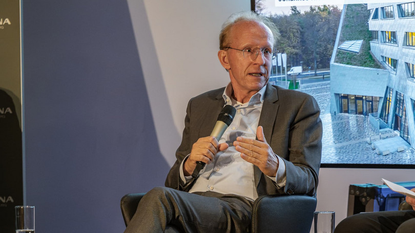 Ethik im Gespräch: „Menschliches Einfühlungsvermögen ist bedeutender als künstliche Intelligenz!“ Ethik im Gespräch: „Menschliches Einfühlungsvermögen ist bedeutender als künstliche Intelligenz!“