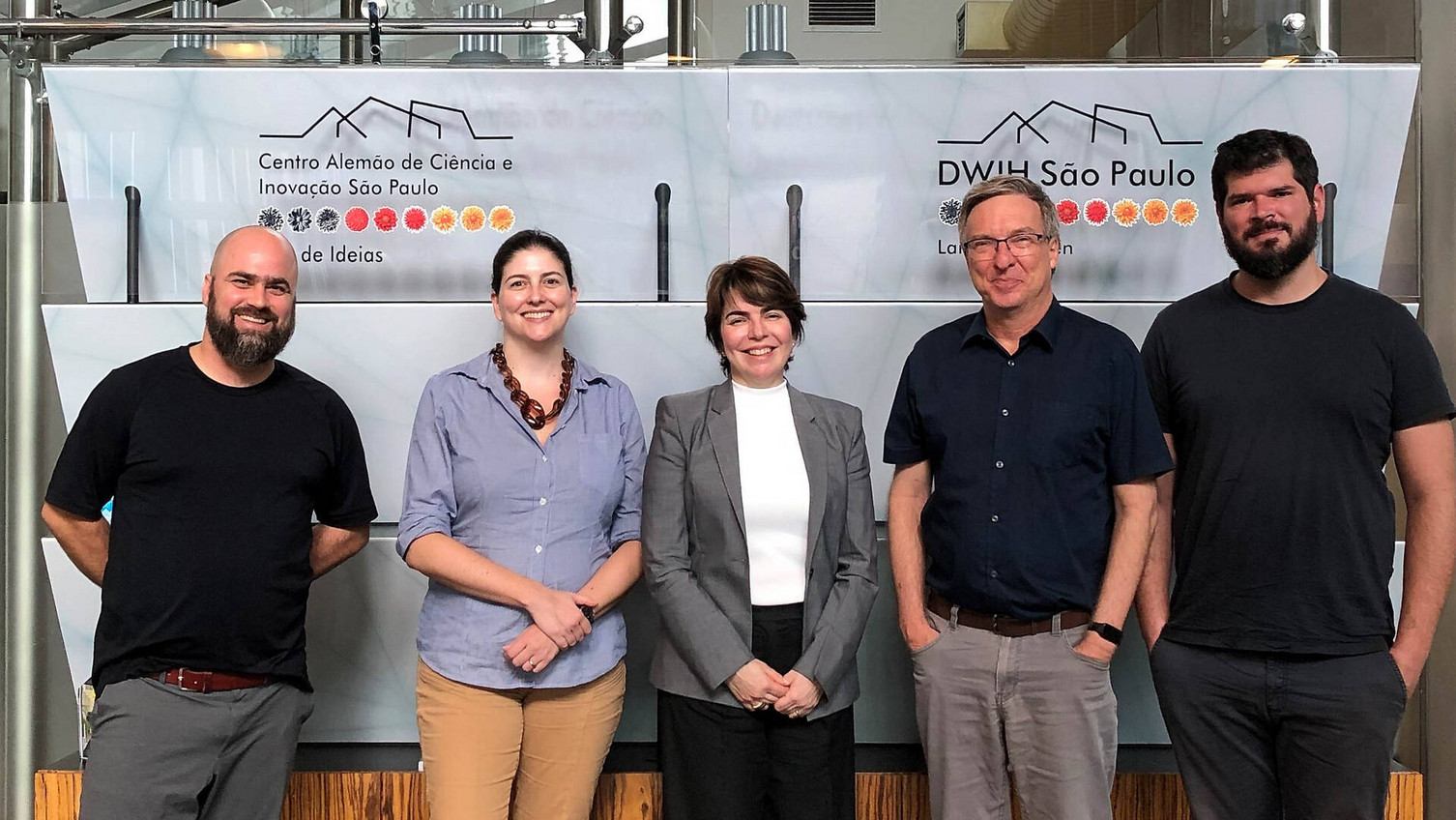 Sören Artur Metz (TUM), Laura Redondo (WWU), Prof. Vânia Zuin Zeidler (Leuphana University), Marcio Weichert (UA Ruhr), Christian Lazar (FU-Berlin) (Photo by DWIH SP, March 2025)
