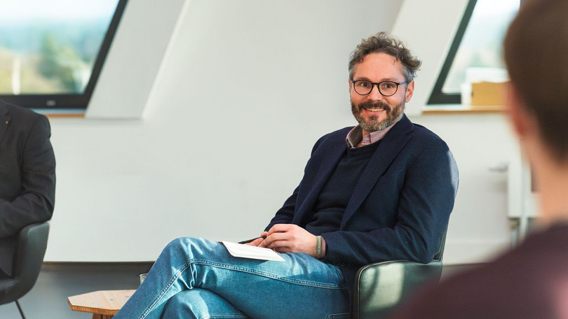 „Die Gefahren eines entgrenzten Krieges“ – Podiumsdiskussion über die Ethik von KI im Militärischen