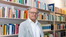 US-Universität ehrt Professor Müller-Rommel