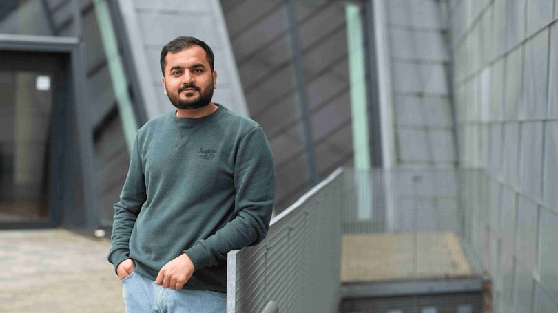 Portrait von Muhammad Umer, einem Studierenden im Master Sustainability Science: Resources, Materials and Chemistry an der Leuphana