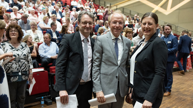 Fred Dott - Graduiertenfeier im Juni 2025