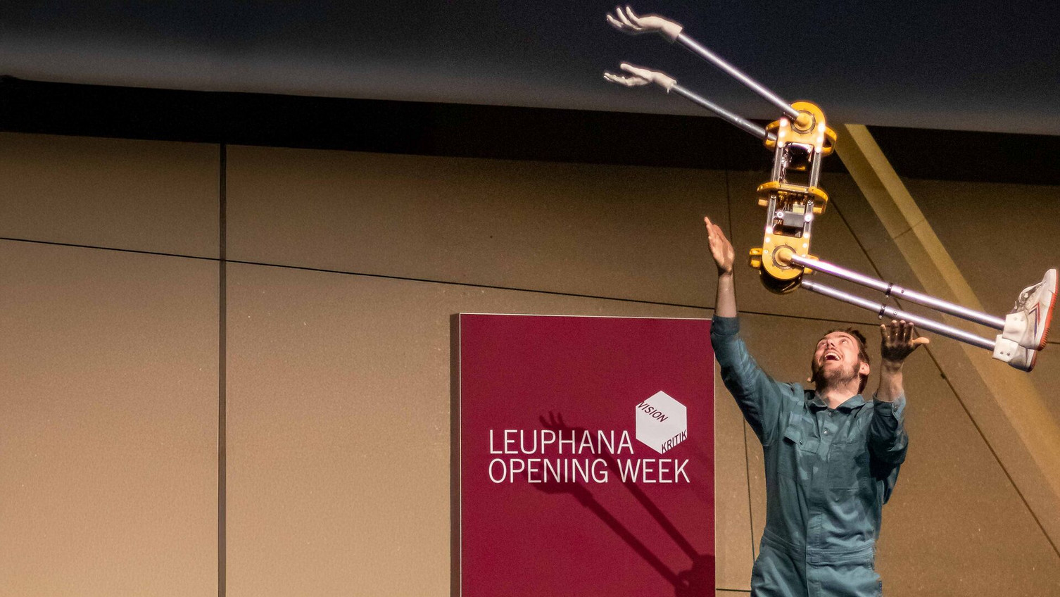 Startwoche 2025: Was man von einem kopflosen Roboter lernen kann