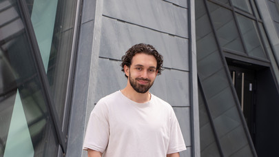 Portrait von Danial Mousavi, einem Studierenden im Master Management & Engineering an der Leuphana 