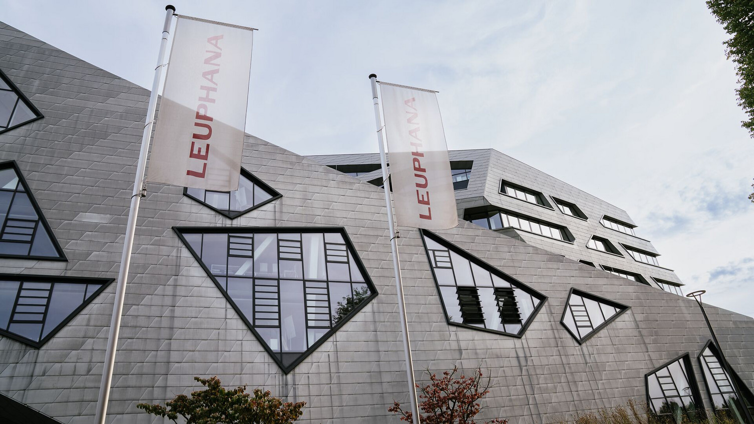 Das Zentralgebäude