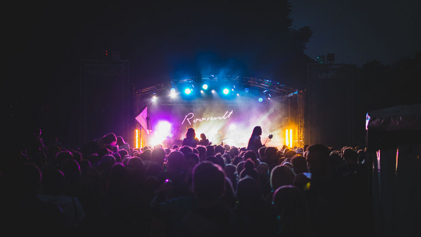 Am 3. Juni kann man mit den Studierenden beim einzigartigen, reflektierten und vielseitigen Lunatic-Festival auf dem Campus mitfreuen, -tanzen, -machen. (Foto: Lunatic 2018)