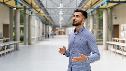 Portraitfoto von Narzullo Nasrullozoda, Studierender des Masters Management & Data Science
