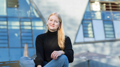 Portrait photo of Emily Myland, student of the Masters Management & Entrepreneurship 