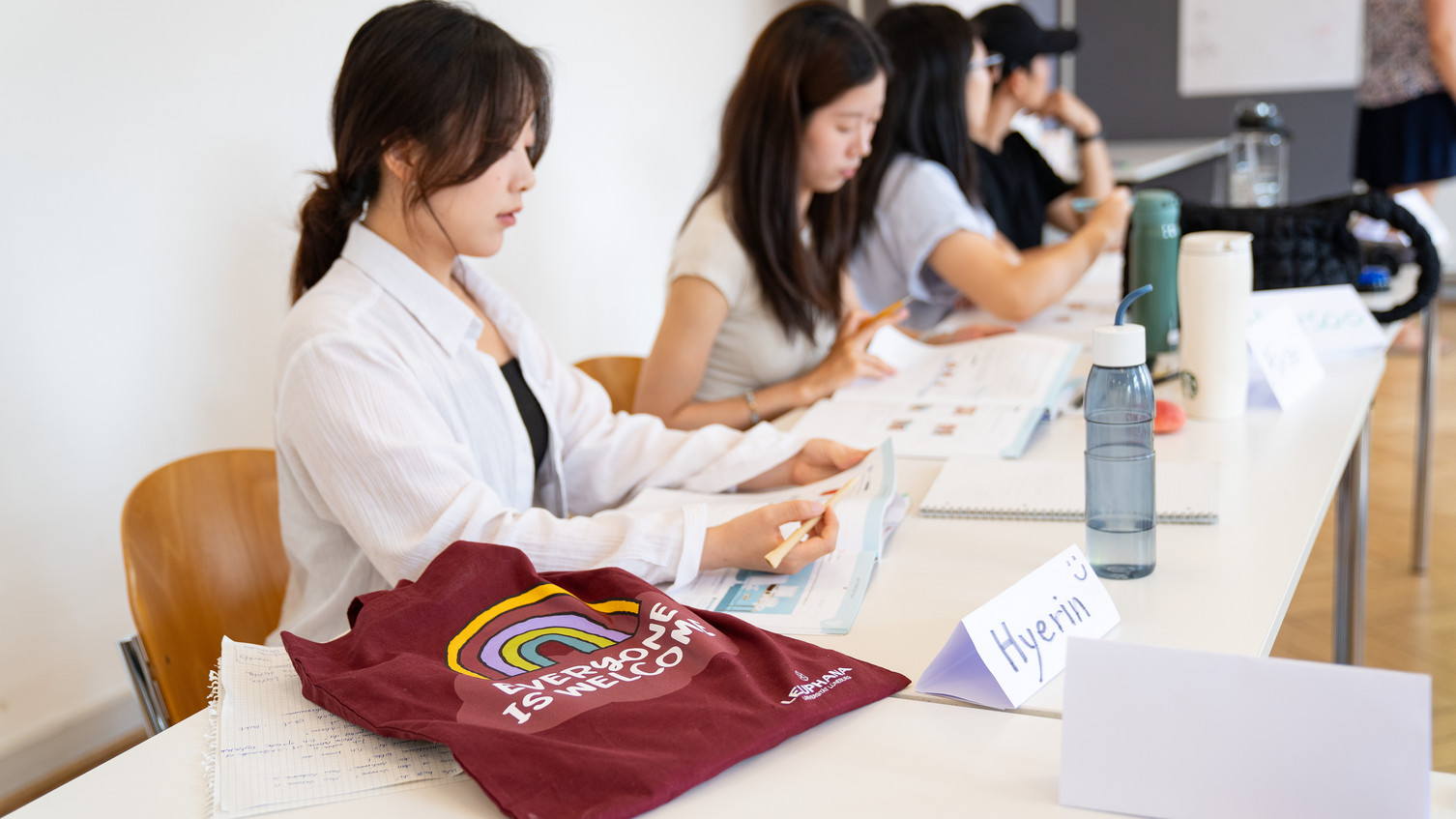 Leuphana Summer School 2024. Täglicher Deutschunterricht und von zwei Studierenden geführte Ausflüge in der Stadt, um Lüneburg besser kennenzulernen.