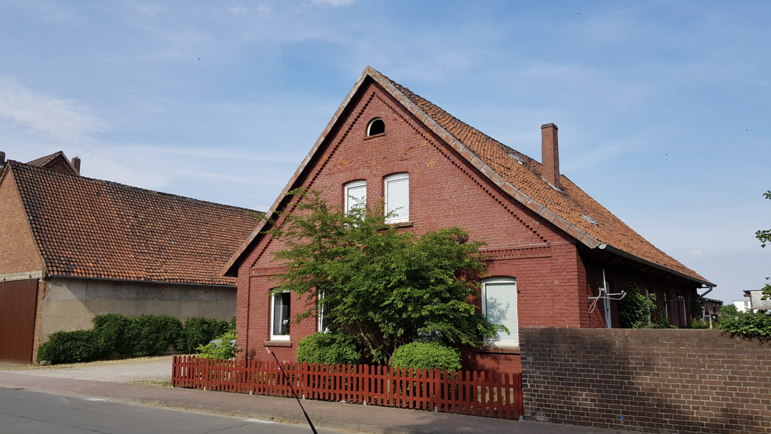 Hof Zwoelf Lehrte