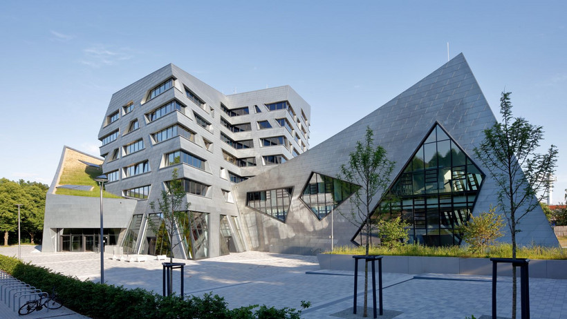 Das Zentralgebäude von außen - ein Vorbild für eine Smart City?