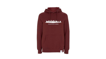 Roter Hoodie mit Skyline Lüneburgs