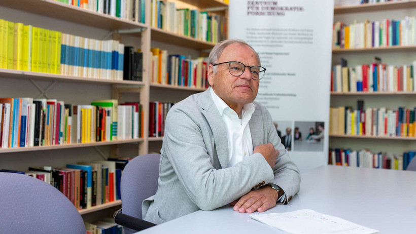 20 years of ZDEMO: ‘Political science is democracy science’ | Leuphana