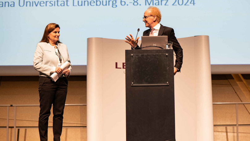 Ann-Kristin Achleitner and Leuphana President Sascha Spoun