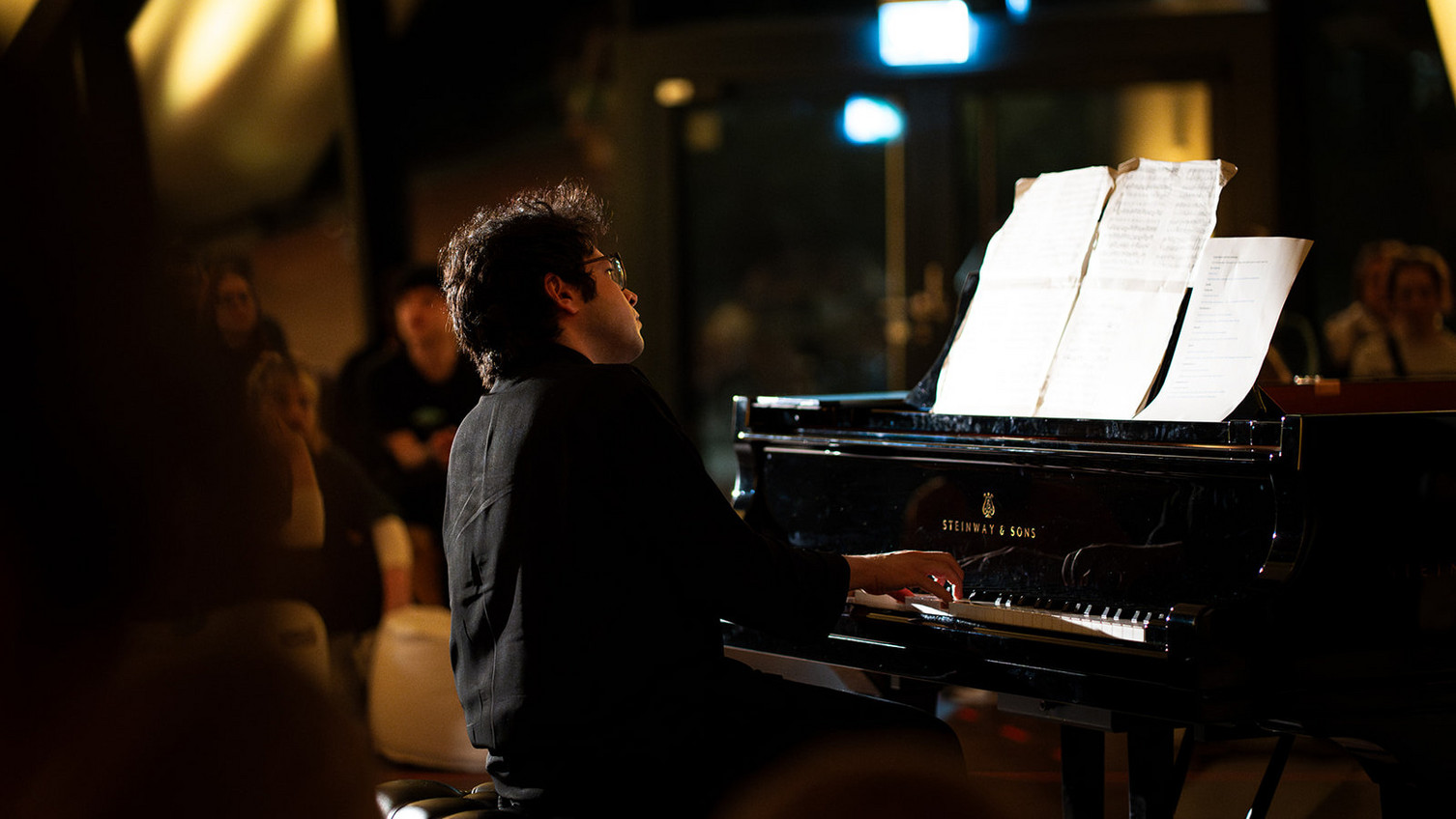 Steinway & Sons Konzertflügel
