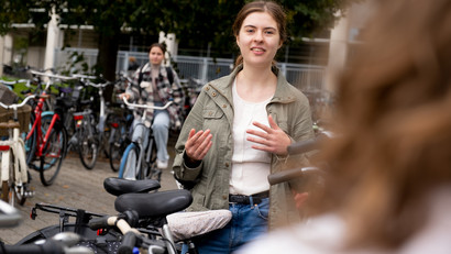 Student Ambassadors share experiences on Instagram. Portrait photo of Jana Rauterberg, student and ambassador for the Master’s program in Work and Organizational Psychology