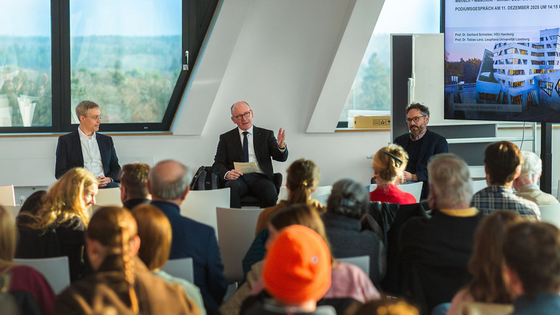 „Die Gefahren eines entgrenzten Krieges“ – Podiumsdiskussion über die Ethik von KI im Militärischen