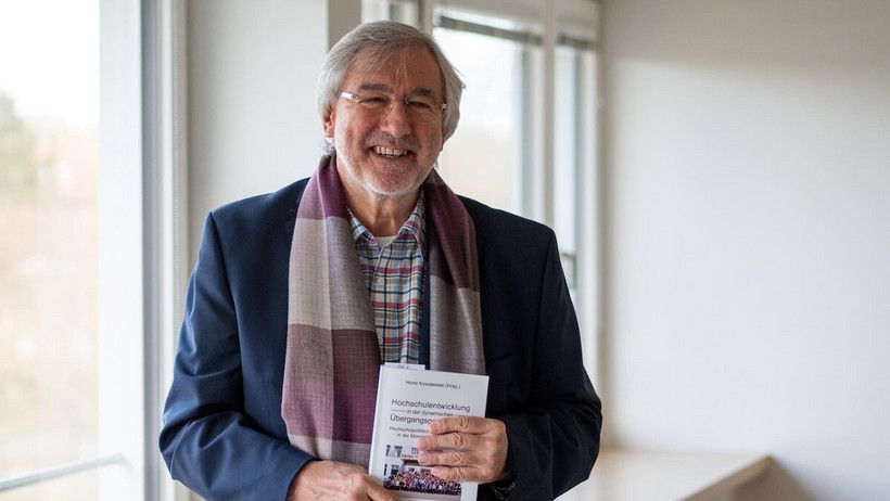 "I have always seen my academic activities in research, teaching, consultancy and further education from the perspective of improving concrete living and working conditions," says Horst Kowalewski, Professor of "Public and Non-Profit Management" and "Social Sustainability". 