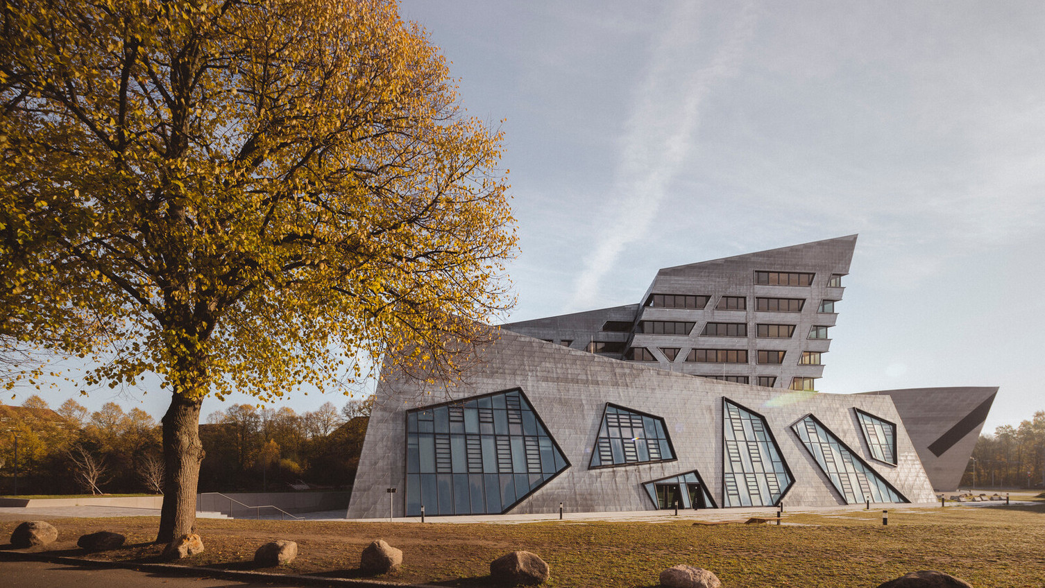 Die Deutsch-Französische Hochschule ist etwas Besonderes, ein vergleichbares bilaterales Projekt zur Förderung von akademischen Kooperationen gibt es auf der ganzen Welt nicht.