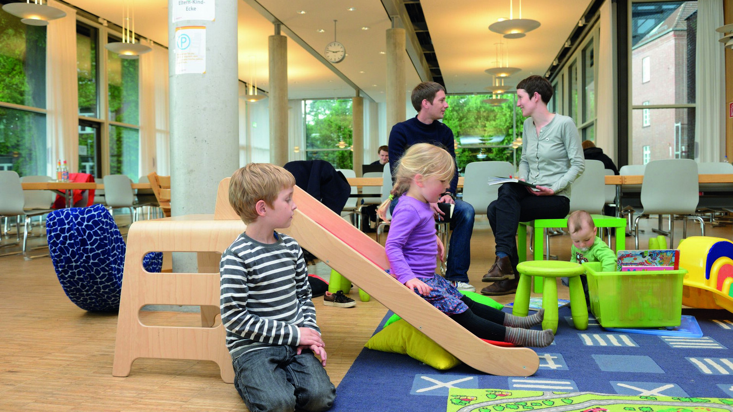 Eltern mit Kindern