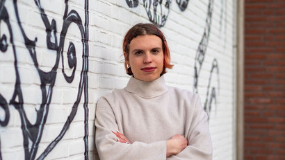 Nike Mattheis' experiences. Portrait photo of Nike Mattheis, student of the Masters Critical Studies - Arts, Theory, History