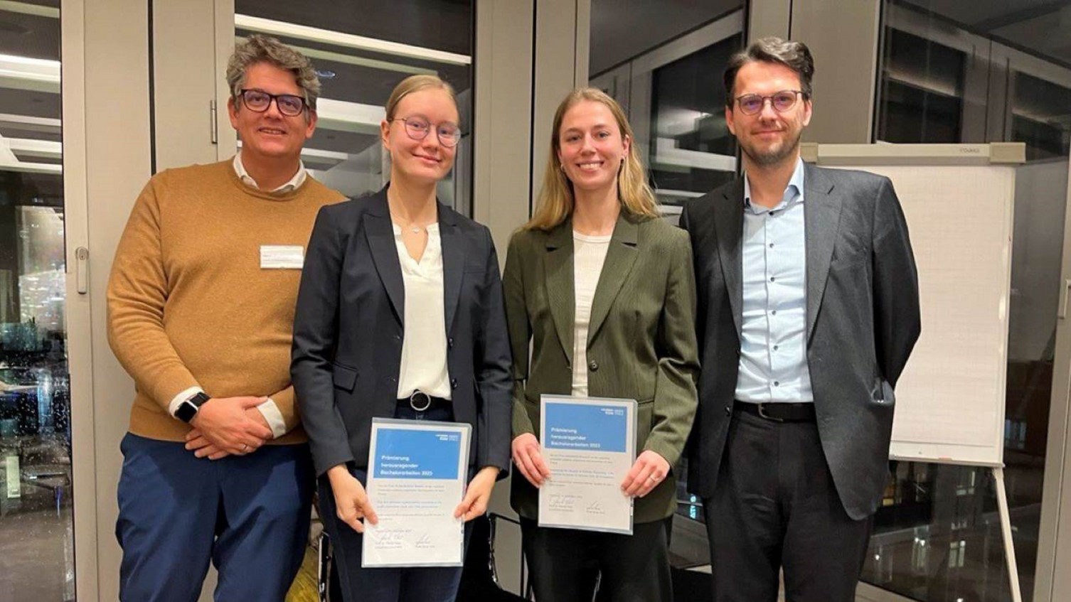 Gruppenfoto Preisverleihung bei RSM Ebner Stolz